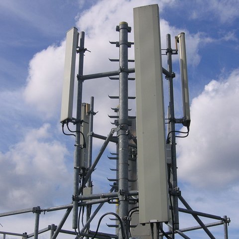1280px-GSM_base_station_4