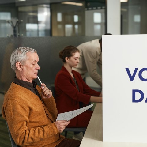 pexels-edmond-dantes-7103152